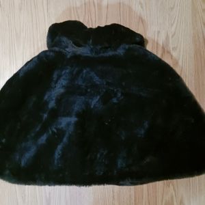 Girls Apostrophe black faux fur cape, one size